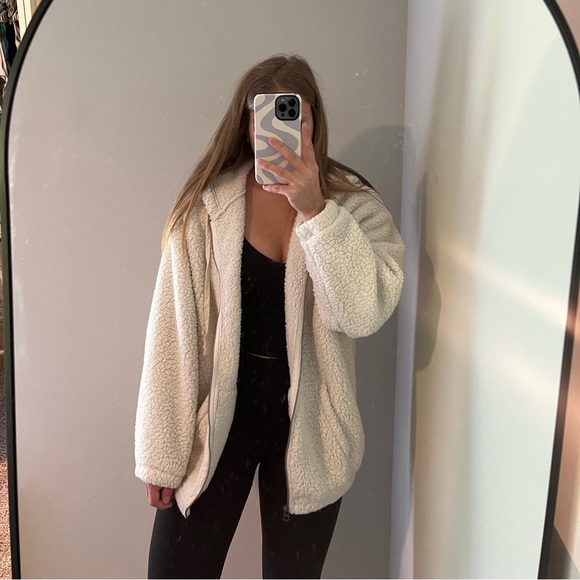 American Eagle Sherpa Zip Up Hoodie - Picture 6 of 7